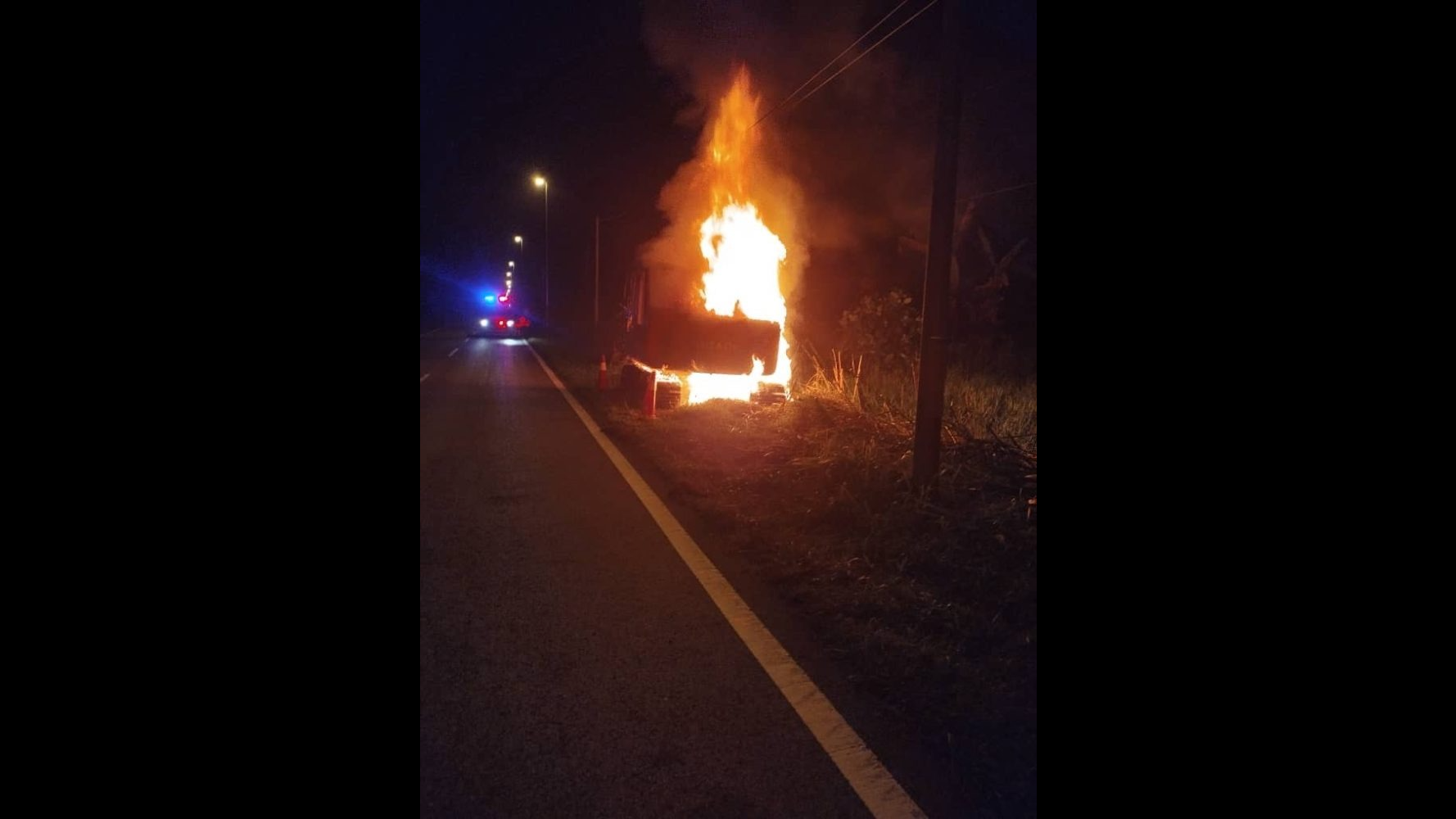 Excavator Destroyed in Pre-Dawn Blaze at Jalan Kampung Melayu