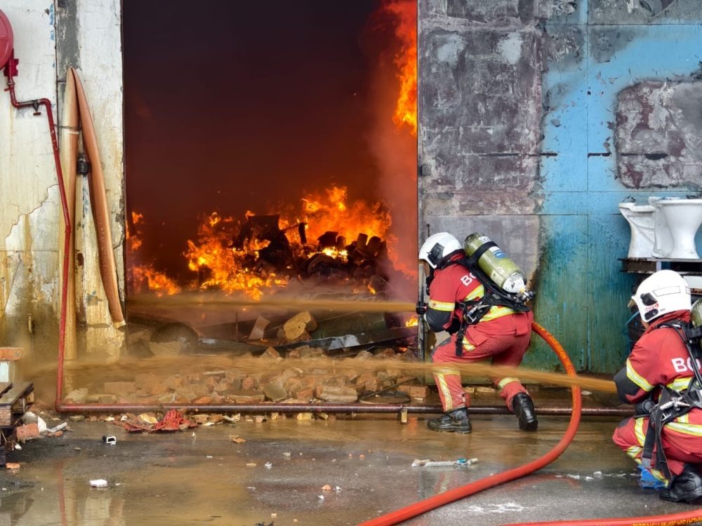Fire Erupts at Bintawa Plastic Storage Store, No Casualties Reported
