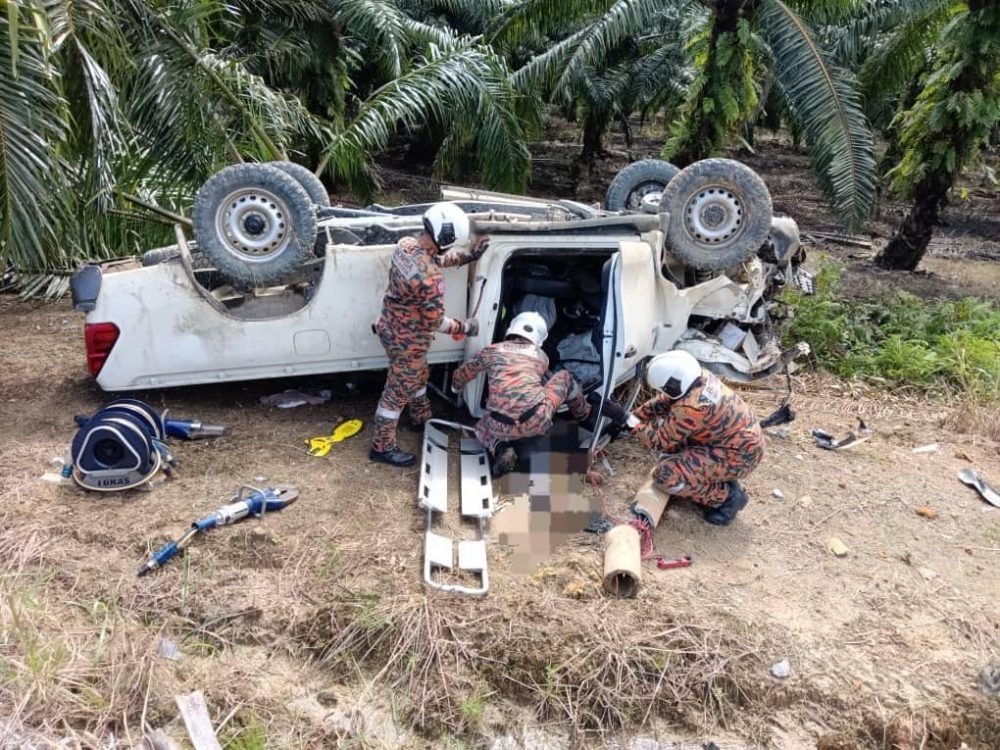 Indonesian Man Dies in Toyota Hilux Crash Near Bintulu Bridge