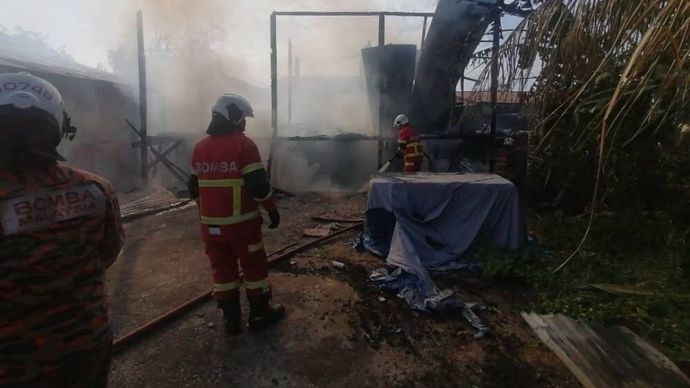 Kampung Bintawa Ulu House Razed in Morning Fire, No Injuries Reported