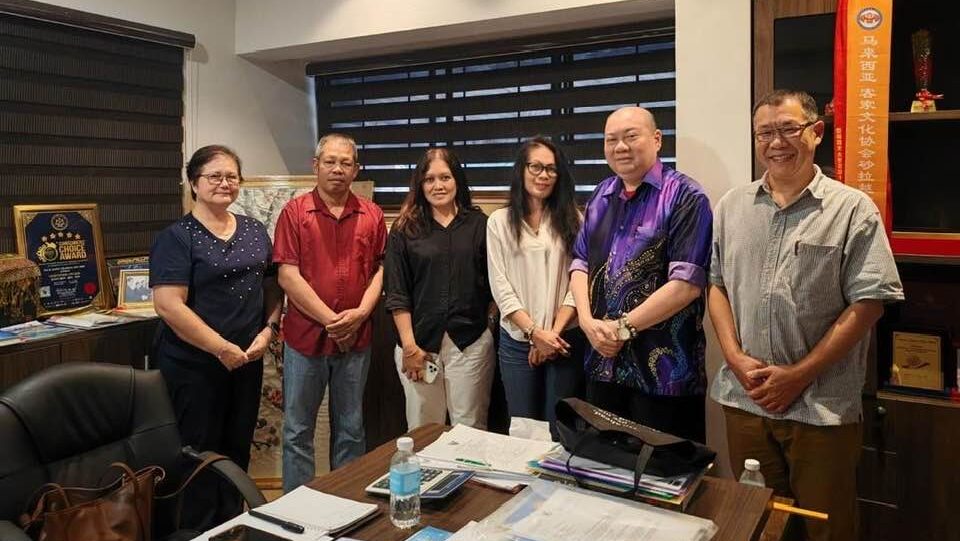 Leaders from 5 Iban Villages Gather Ahead of Gawai Charity Food Basket Event in Tabuan Jaya
