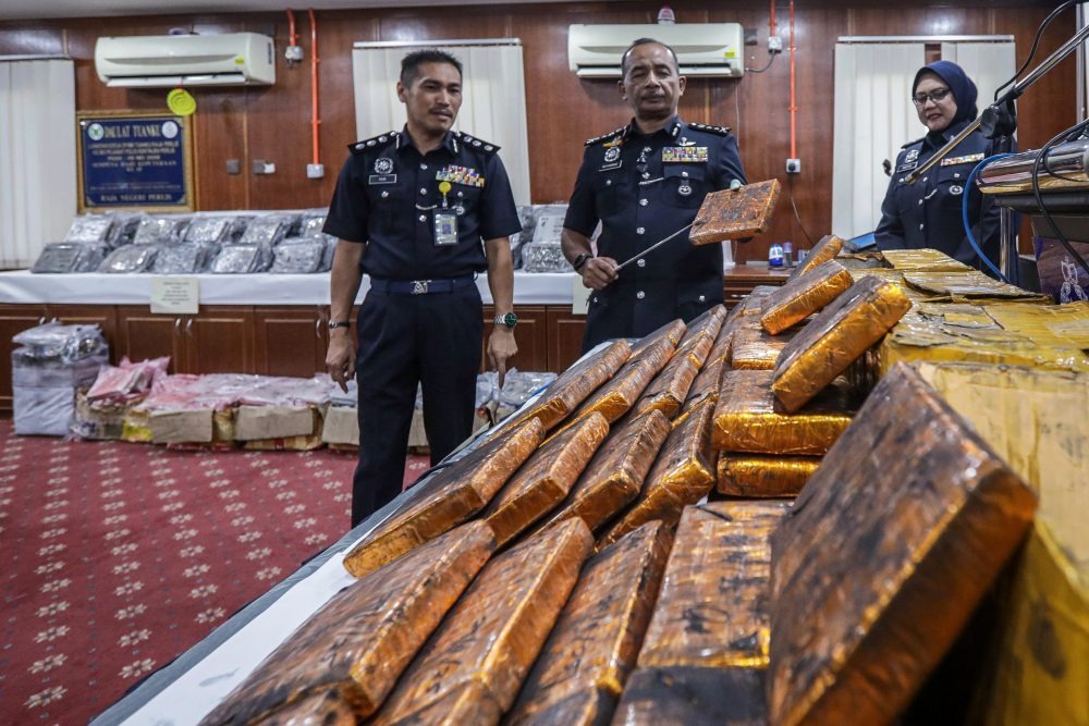 Perlis Police Seize RM1.3 Million Worth of Marijuana from Boat 2 Perlis Police Seize RM1.3 Million Worth of Marijuana from Boat
