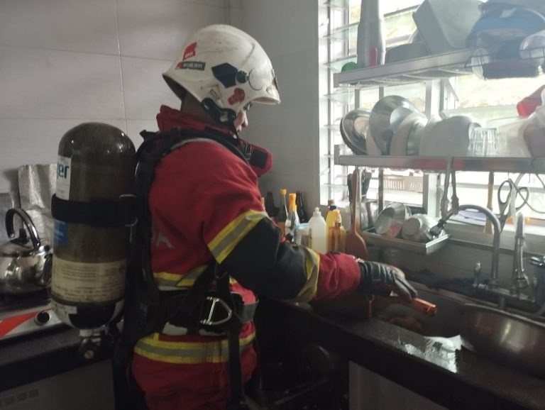 Quick-Thinking Sarikei Homeowner Stops Kitchen Fire Spread
