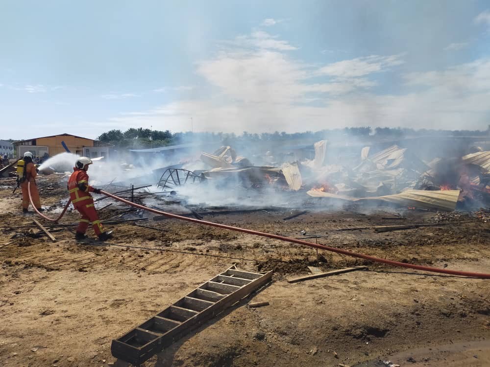 Samalaju Fire Destroys 3 Worker Housing Blocks, No Injuries Reported