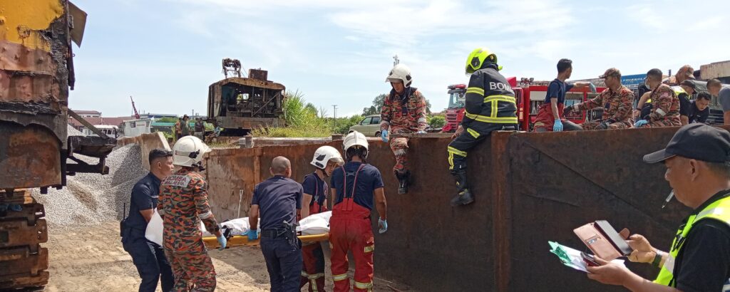Tragedy in Sibu: Two Men Die in Ship’s Enclosed Space 2 Tragedy in Sibu Two Men Die in Ship’s Enclosed Space