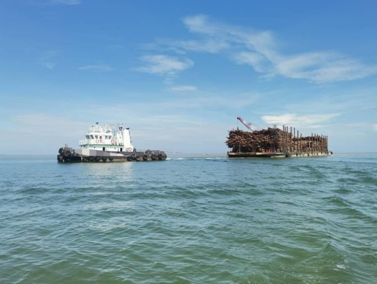 Tugboat Caught Near Kemena River for License Breach 2 Tugboat Caught Near Kemena River for License Breach