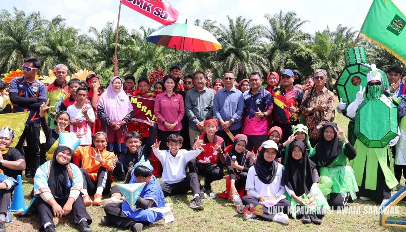 Batang Sadong MP and Simunjan Assemblyman Support SMK Sadong Jaya Sports Championship 1 Batang Sadong MP and Simunjan Assemblyman Support SMK Sadong Jaya Sports Championship