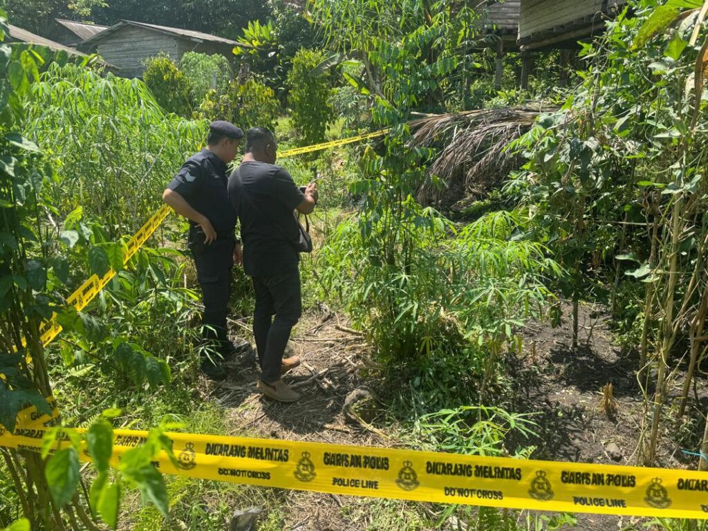 87yo Hunter Mistakes Woman for Animal, Fatally Shoots Her in Serian 2 87yo Hunter Mistakes Woman for Animal, Fatally Shoots Her in Serian