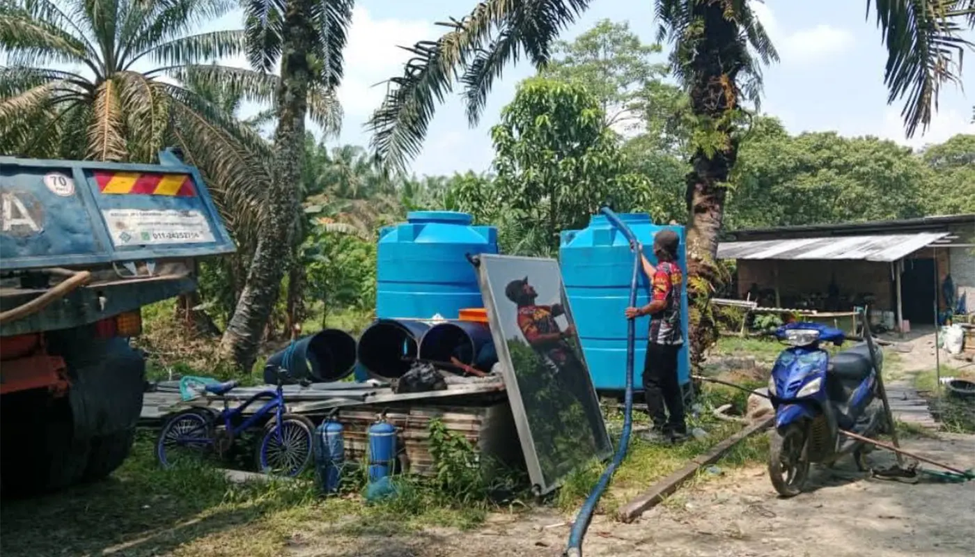Clean Water Delivery to Sungai Mata and Naie Villages Proceeds Day and Night 1 Clean Water Delivery to Sungai Mata and Naie Villages Proceeds Day and Night