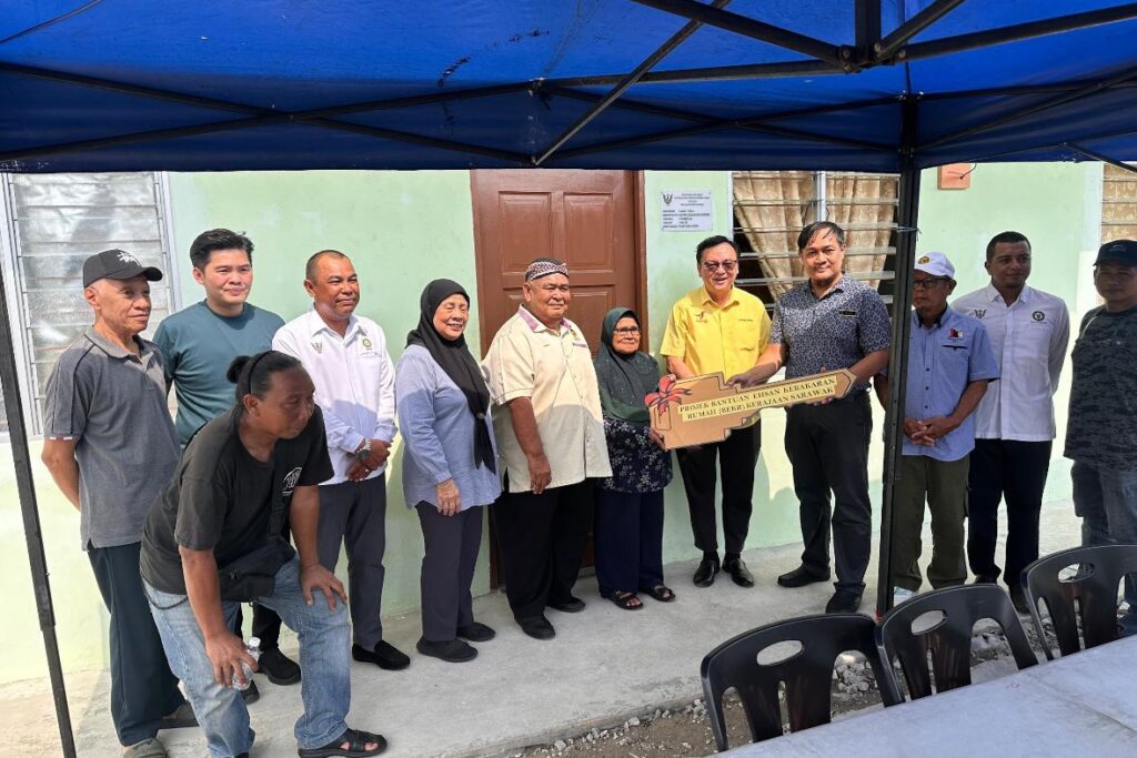Four Kampung Haji Baki Families Receive New Homes Under BEKR Aid