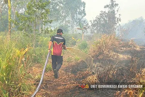 230 Personnel Battle Forest Fire Near Mukah Airport as Operation Enters Eighth Day 2 Mukah Fire 8th Day 2