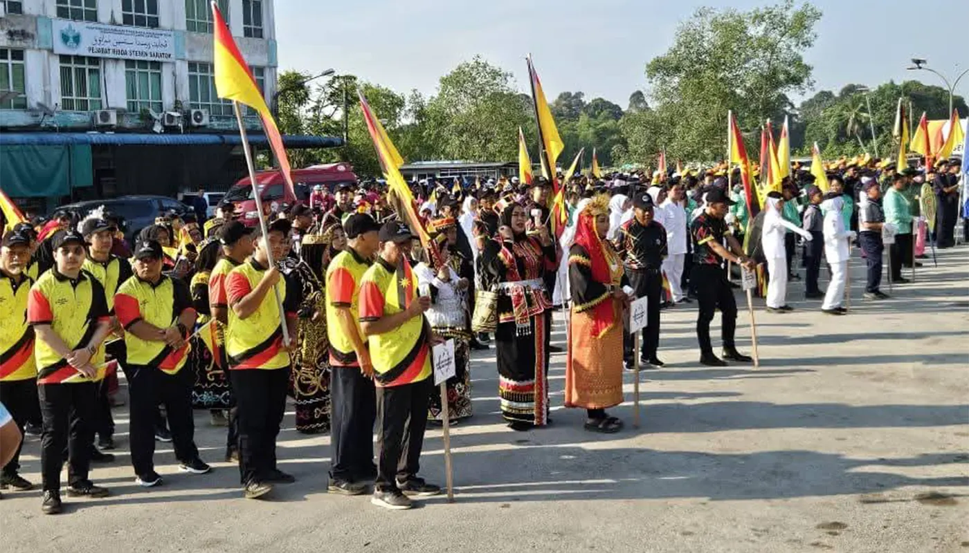 Saratok Unites as 24 Contingents Parade in Honour of Sarawak Day