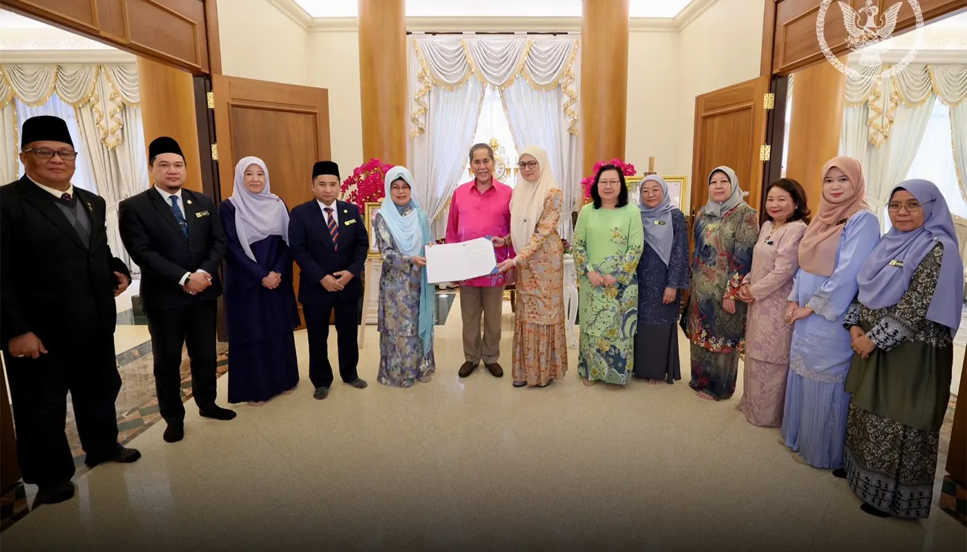 Sarawak Governor and Wife Support Proposal for Chronic Patient Care Centre