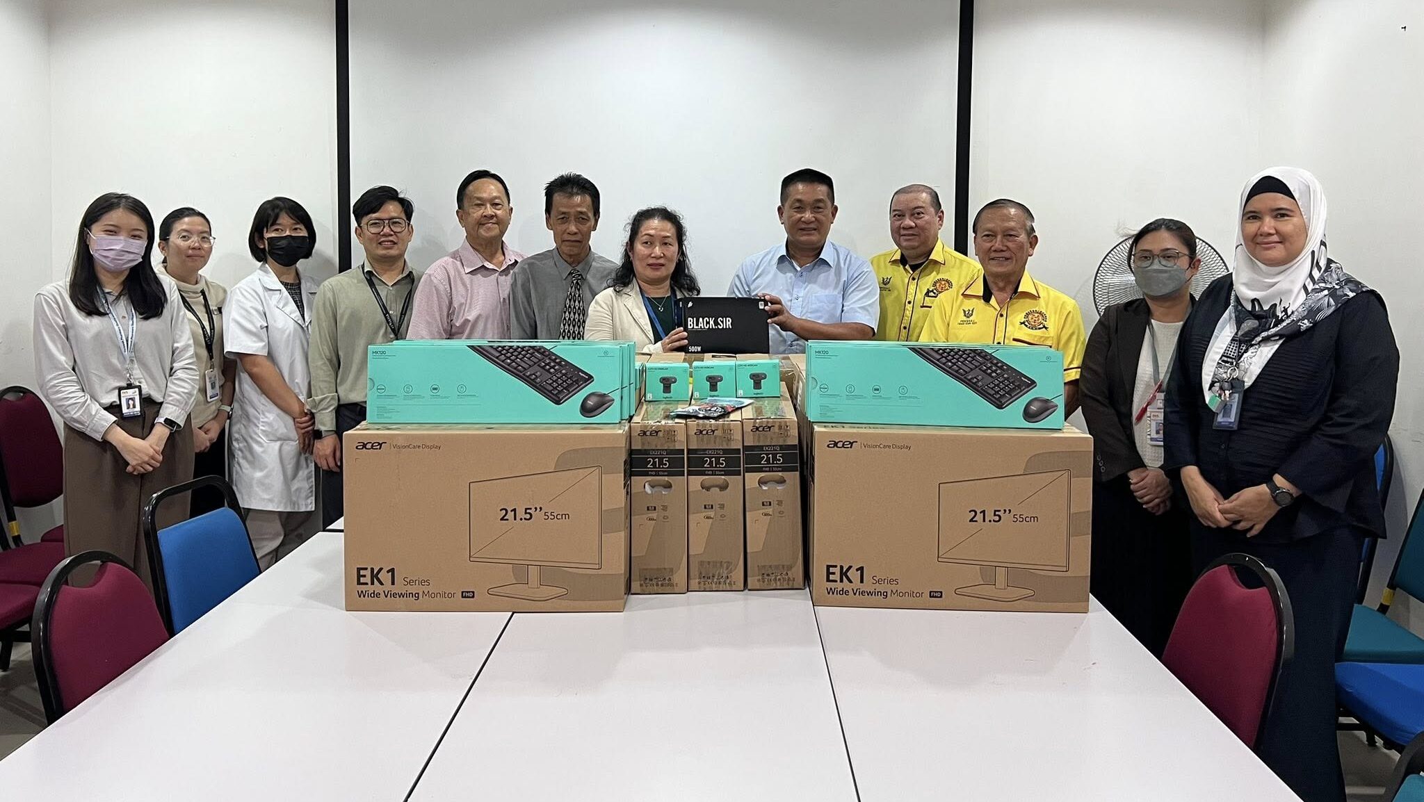 YB See Chee How Donates IT Equipment to Boost SGH Pharmacy Efficiency