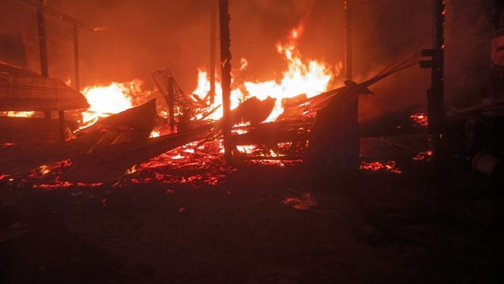 Fire Destroys One House, Damages Two Others in Kampung Igan