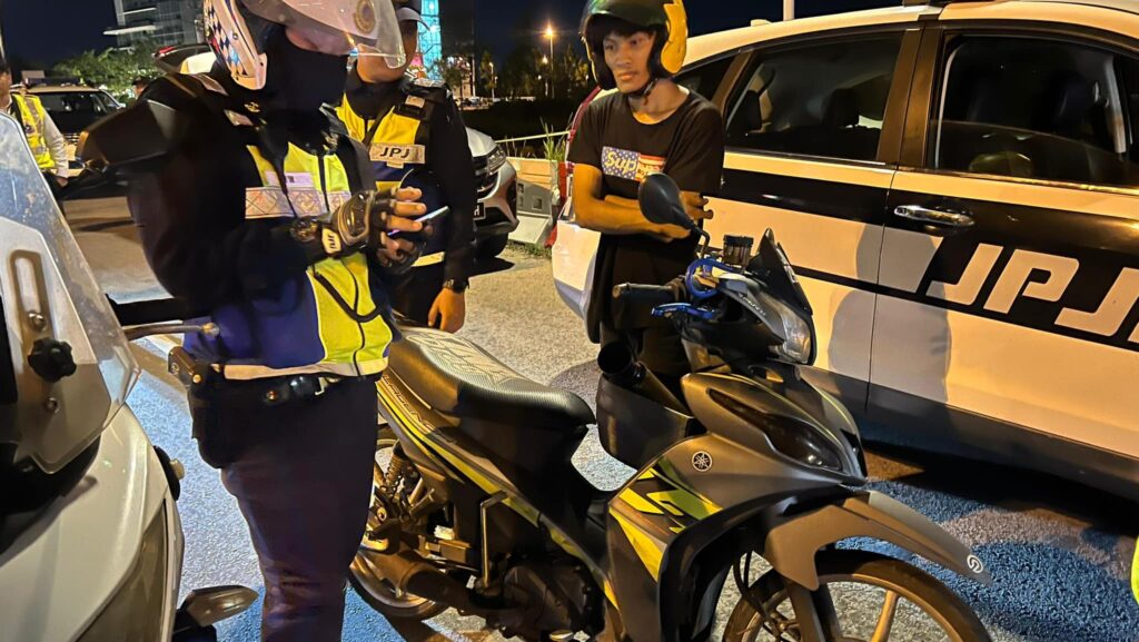 Demo Content for Web Development Purposes 12 JPJ Sarawak’s Integrated Ops Nets 8 Drug-Positive Individuals, 27 Vehicles Seized