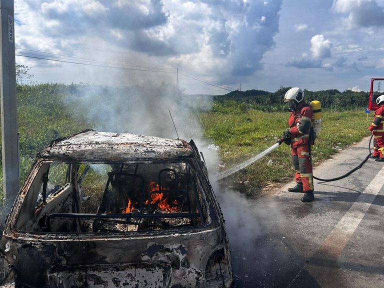Kancil Razed in Blaze on Miri-Bintulu Pan Borneo Highway 2 Kancil Razed in Blaze on Miri-Bintulu Pan Borneo Highway