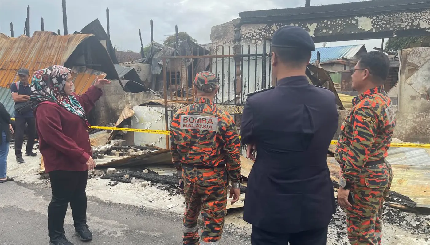 Lingga ADUN Offers One-Year Rental Aid to Fire Victims in Kampung Tengah