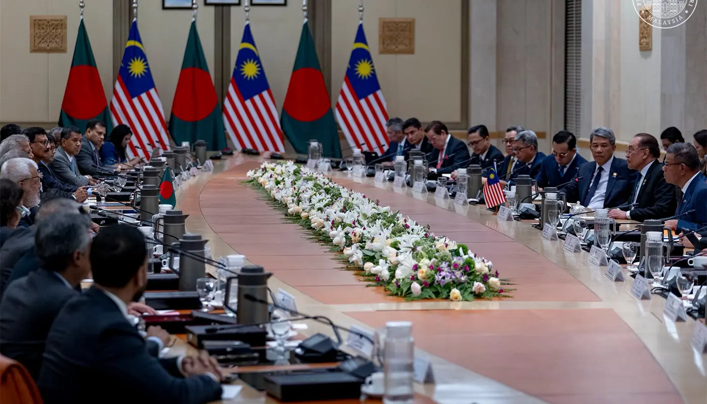 Malaysia–Bangladesh Deepen Strategic Ties Through Broad-Spectrum Partnerships 1 Malaysia–Bangladesh Deepen Strategic Ties Through Broad-Spectrum Partnerships