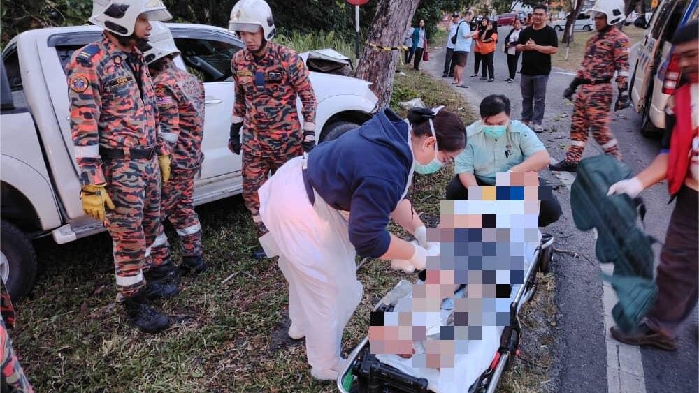 Man Suffers Injuries After 4WD Slams into Tree on Jalan Deshon
