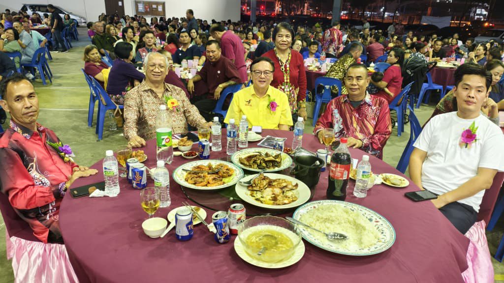 St Matthias’ Chapel Landeh Holds Successful Fundraising Dinner