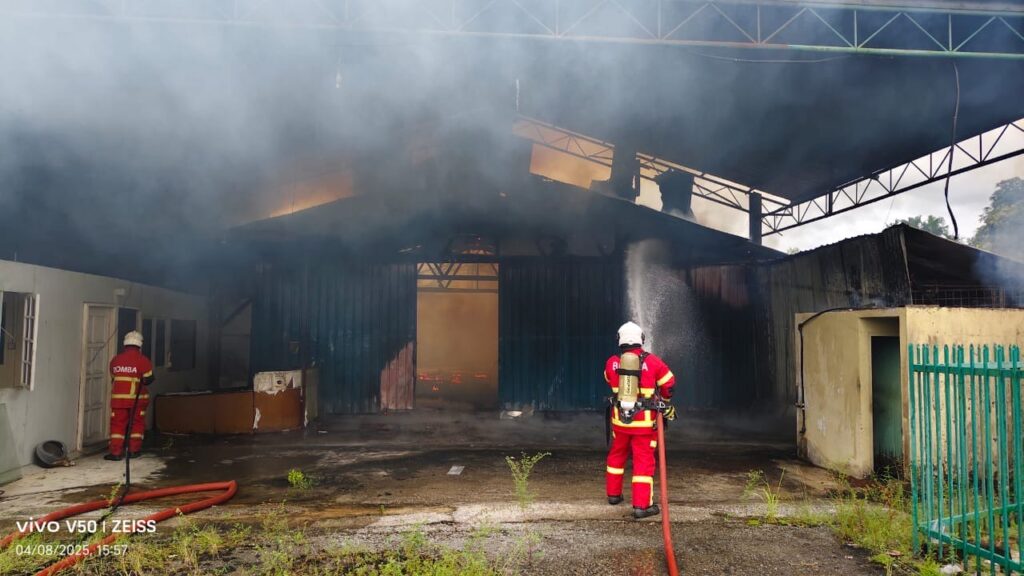 Three Houses Destroyed in Kota Sentosa Fire, No Injuries Reported