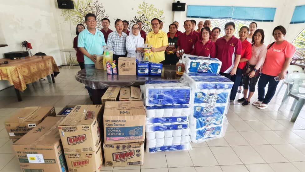 YB Dato Lo Visits Home of Peace to Strengthen Community Bonds
