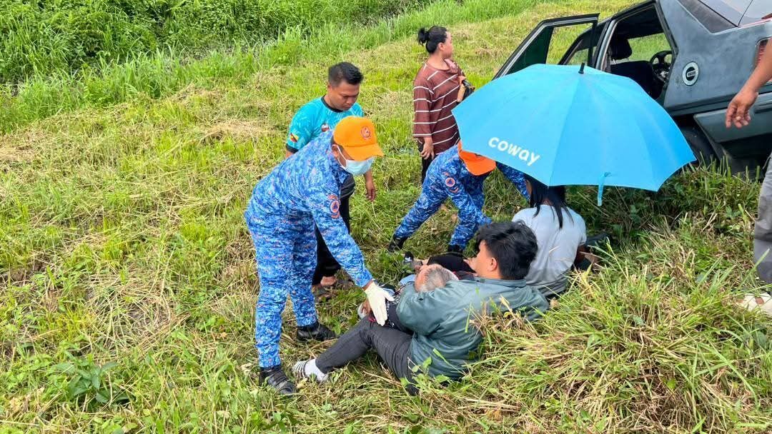 Eight Injured Including Pregnant Woman in Asajaya Road Accident 1 Eight Injured Including Pregnant Woman in Asajaya Road Accident