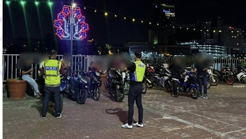 Nine Motorcycles Seized in Kuching Traffic Police Roadside Operation