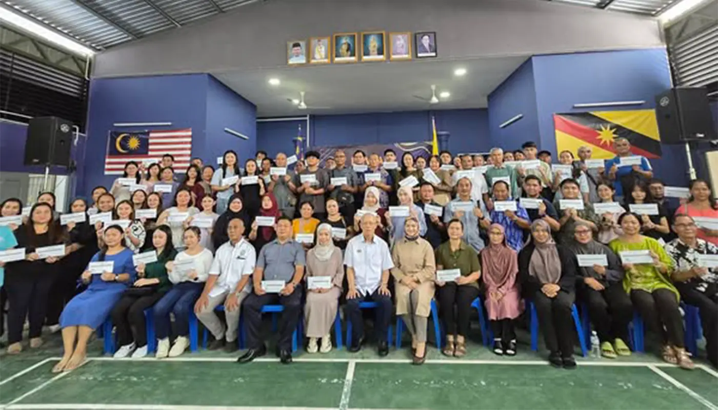 Serian MP Distributes RM463,950 in Education Incentives and Grants