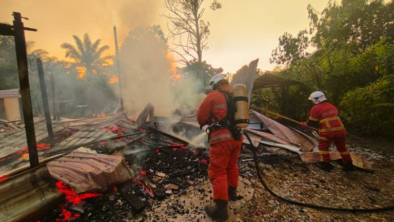 Wooden House Razed in Kampung Lichok Fire, No Injuries Reported