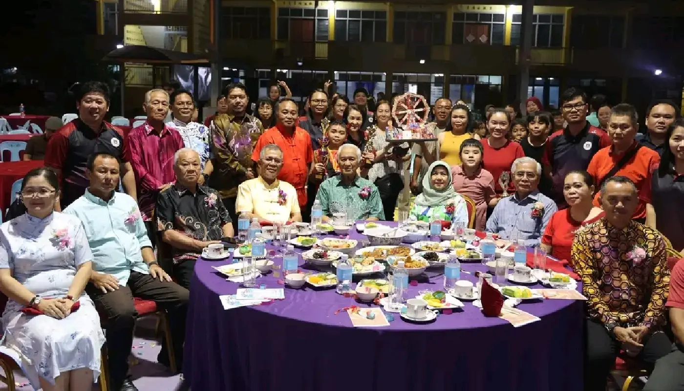 Chung Hua Roban School Granted RM12,000 During Moon Cake Festival