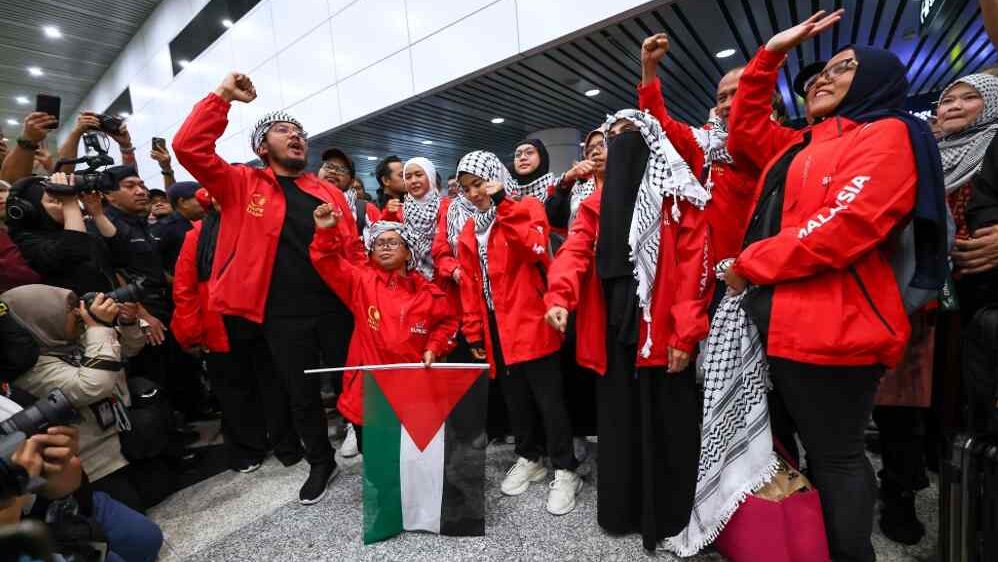 Families Reunite as GSF Volunteers Return Safely to KLIA
