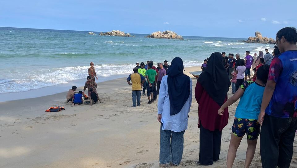Family Picnic Turns Tragic Woman and Nephew Drown at Penunjuk Beach