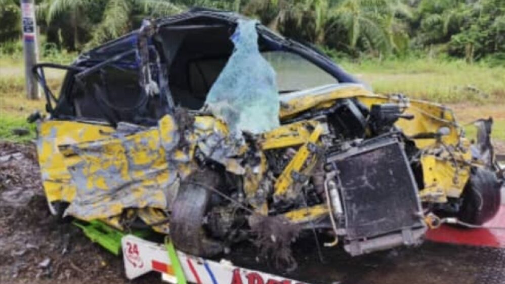 Man Dies in Three-Car Crash During Heavy Rain in Jempol
