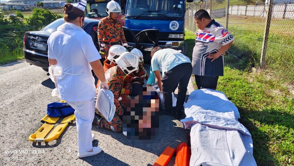 Man Rescued After Car-Lorry Collision on Jalan Sungai Tapang