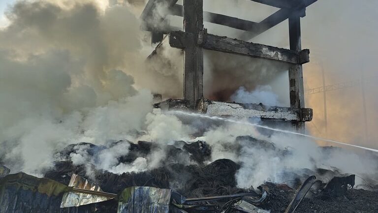 Massive Factory Fire at Jalan Indah Batu 9: Firefighters Still Battling Flames 1 Massive Factory Fire at Jalan Indah Batu 9 Firefighters Still Battling Flames