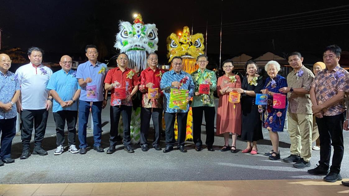 Mooncake Festival Unites Sungai Maong Residents in Spirit of Harmony