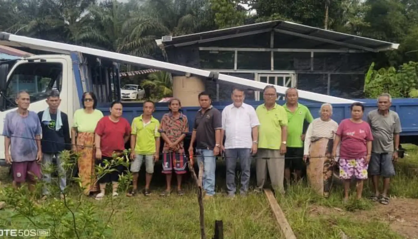 Roof Aid For Selangau Longhouse Enhances Rural Welfare