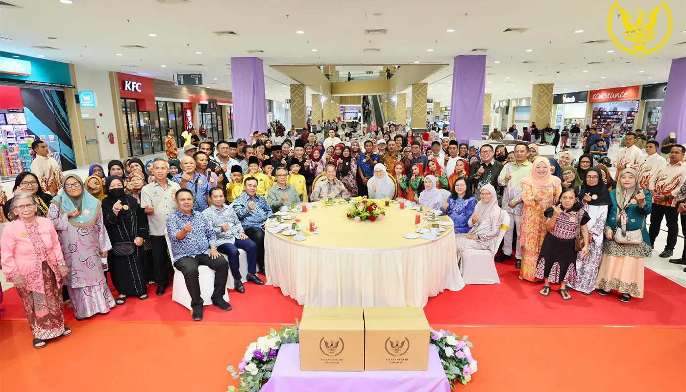 Sarawak Governor Leads Charity Drive for 100 Families