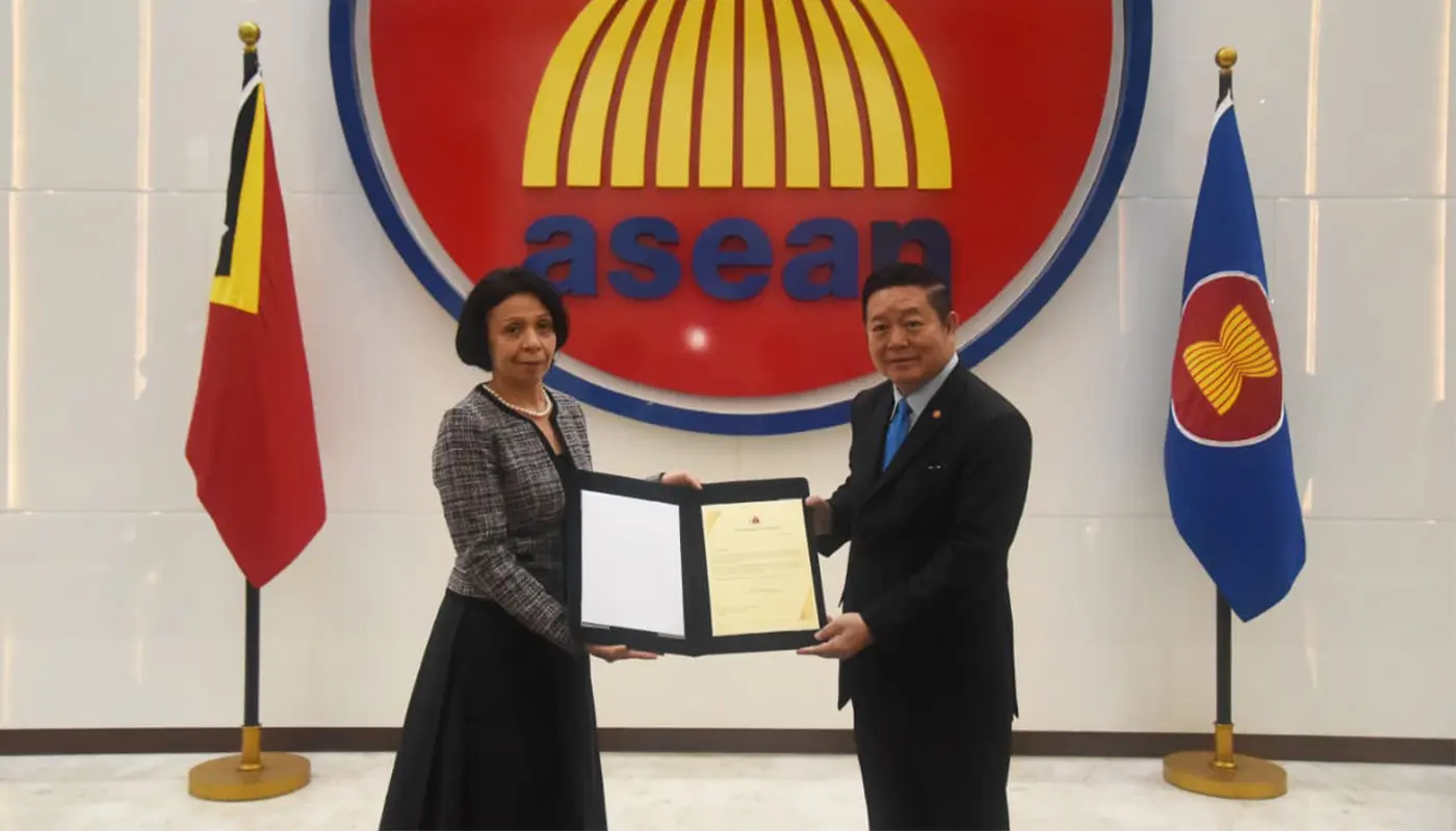 Timor-Leste’s First ASEAN Envoy Presents Credentials to Secretary-General 1 Timor-Leste’s First ASEAN Envoy Presents Credentials to Secretary-General