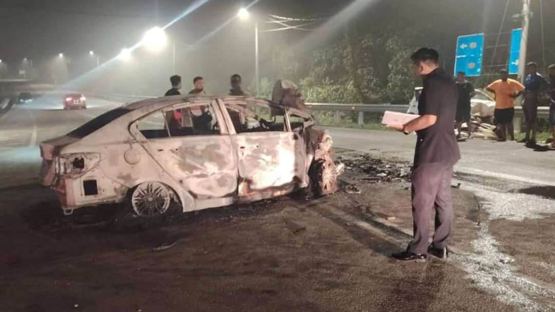 Tragic Three-Vehicle Crash in Jempol Claims Lorry Driver’s Life