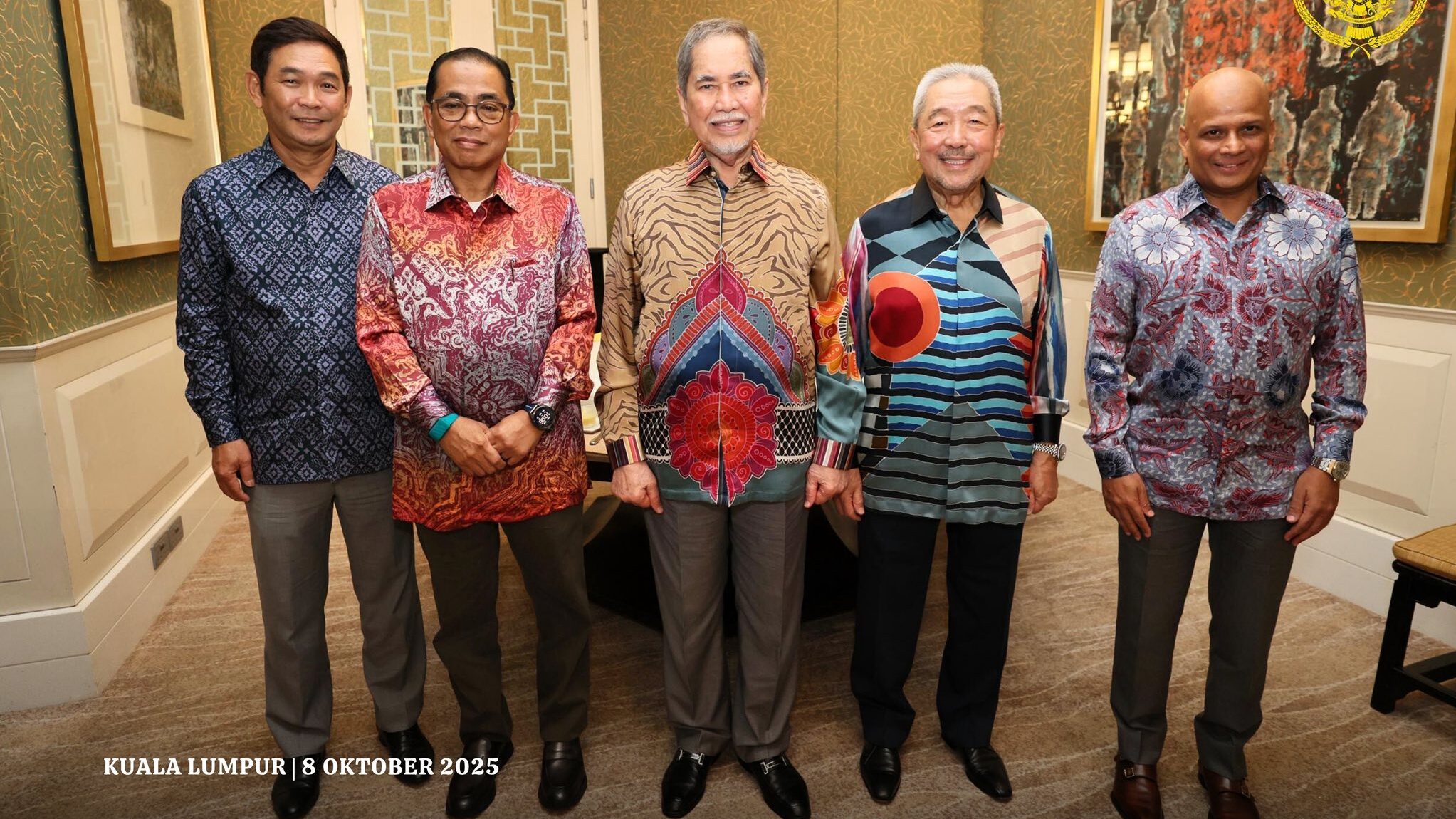 Warm Reunion TYT Sarawak Attends Dinner with Malaysia’s Defence Minister