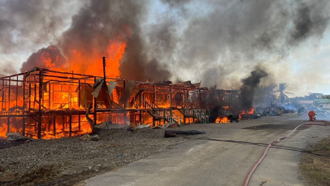 20-Door Longhouse in Tatau Razed to the Ground in Midday Fire