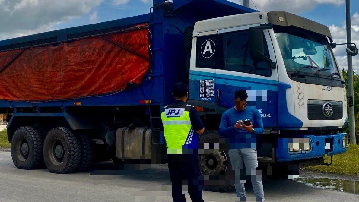 JPJ Bintulu Launches Operation Gempur, 114 Vehicles Checked for Road Safety