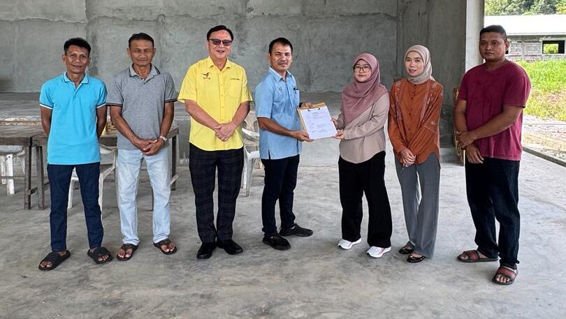 Kampung Bumbok Hall Officially Completed and Handed Over to Community