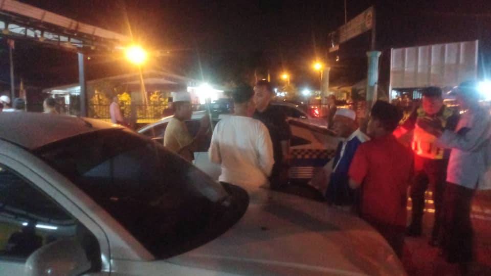 Man Arrested After Swinging Parang at Public Outside Kuching Mosque