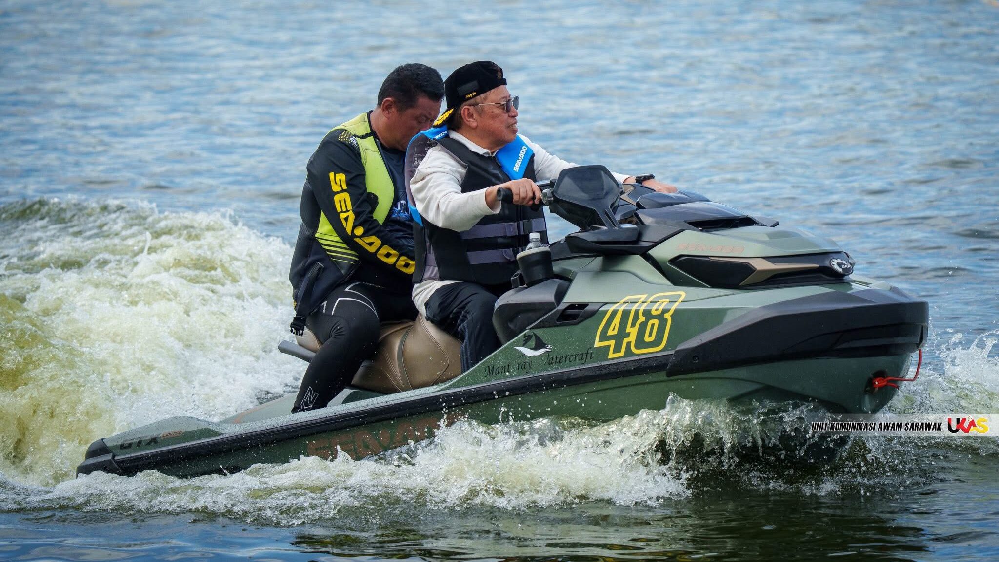 Premier’s Jet Ski Stunt Steals the Show at Sarawak Regatta 2025 1 Premier’s Jet Ski Stunt Steals the Show at Sarawak Regatta 2025