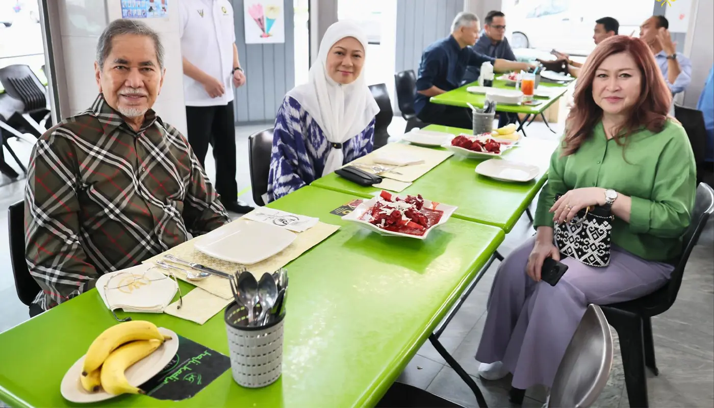 Sarawak, Sarawak News, Singapore, Singapore News, Wan Junaidi, Red Bone Soup, Haji Kadir Restaurant, Bilateral Relations, Sarawak Governor