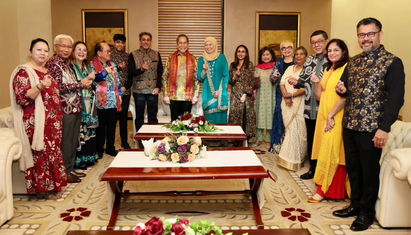 Sarawak Governor Join Diwali Celebration Highlighting Unity and Harmony 1 Sarawak, Sarawak News, Kuching, Kuching News, Wan Junaidi, Fauziah Sanusi,